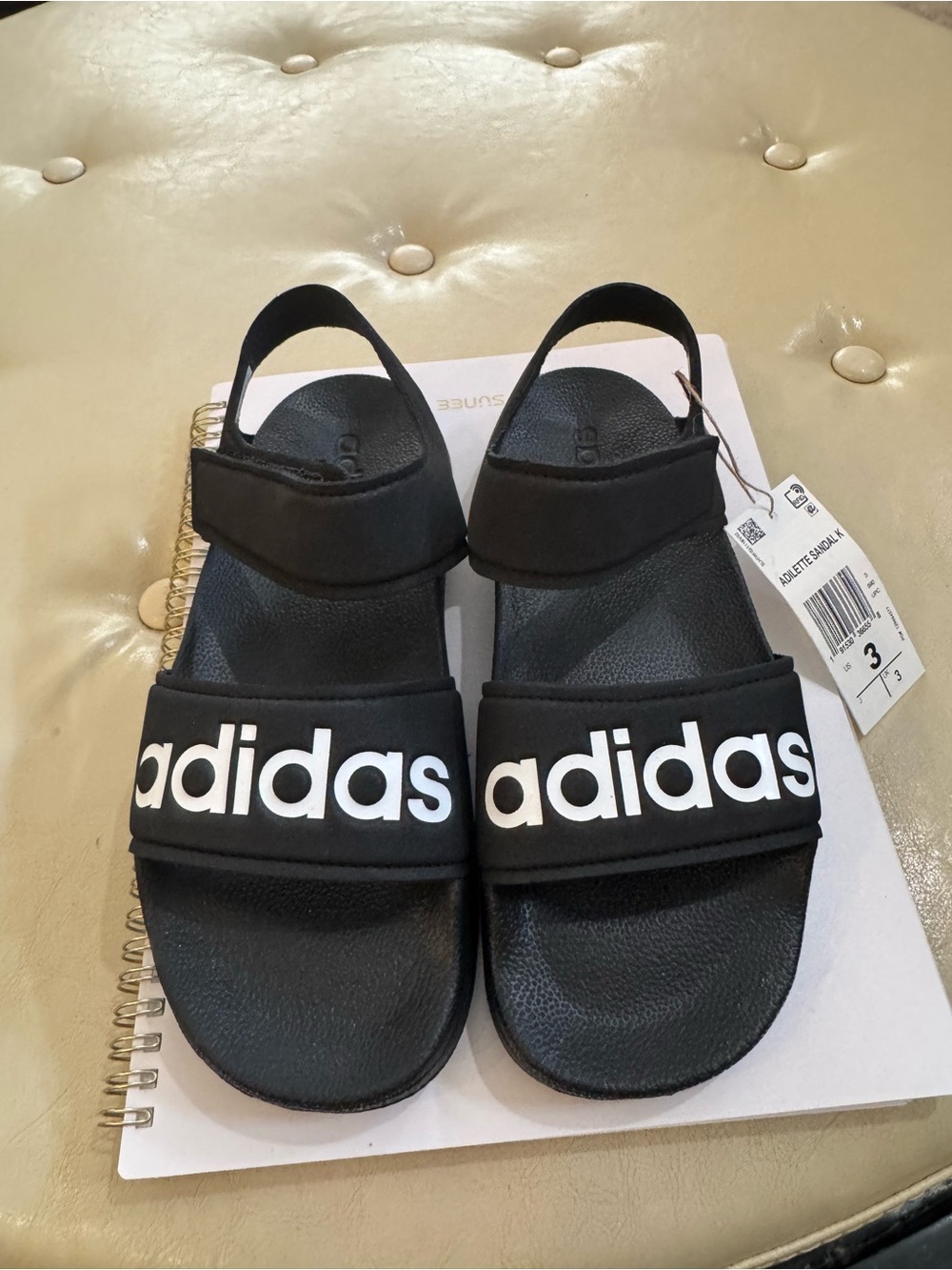 Adidas Kids Sz. 3